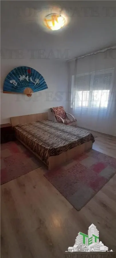 Unirii Marasesti Apartment in Villa, First Floor of Two - foto 4