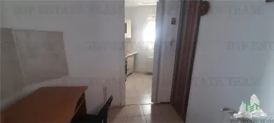 Unirii Marasesti Apartment in Villa, First Floor of Two - foto 5