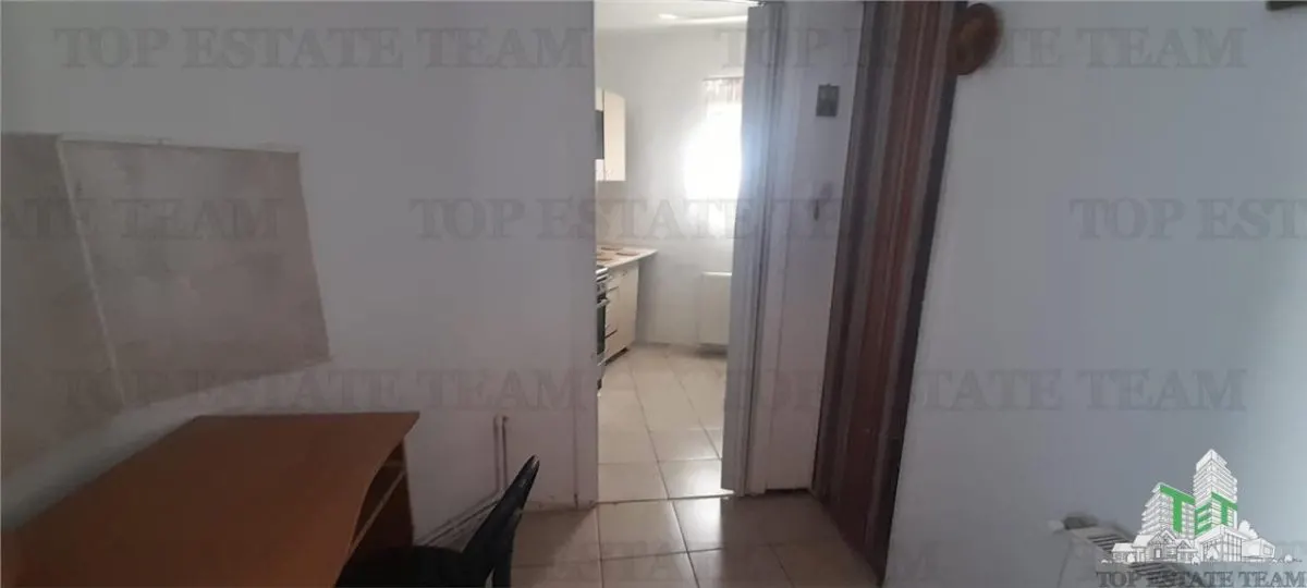 Unirii Marasesti Apartment in Villa, First Floor of Two - foto 5