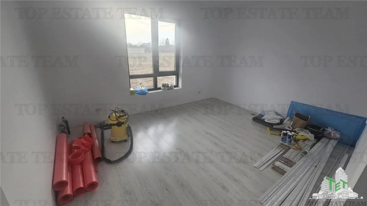 3-Bedroom House with Public Transport Access and Underfloor Heating in Ciorogarla - foto 3