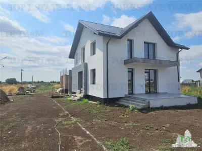 Premium 4-Bedroom Villa with Garage in Ciorogarla - Ciorogarla