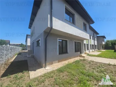 3-Bedroom Corner Villa Near STB in Prelungirea Ghencea - Bragadiru