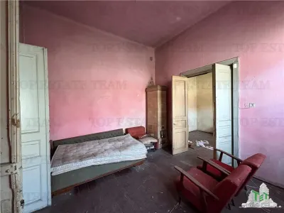 Historic Character House with Restoration Potential, ICIL Zone, Constanța - foto 13