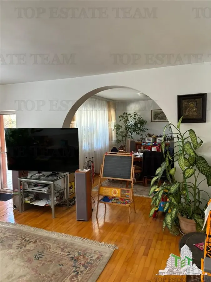 Exceptional 6-Bedroom Villa 450 sqm, 1000 sqm Plot with Pool, Rosu-Padure - foto 11