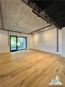 2-Bedroom Loft-Style Apartment with Private Garden - foto 3