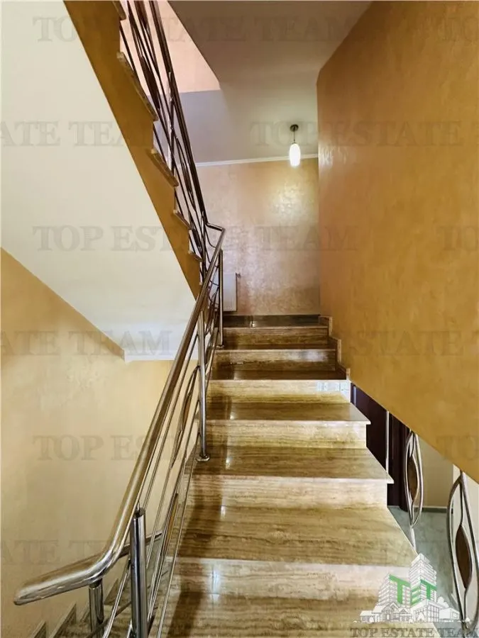 Exceptional Villa 360 sqm, 524 sqm Plot, 6 Bedrooms, Ground + First + Attic, ROSU - foto 16
