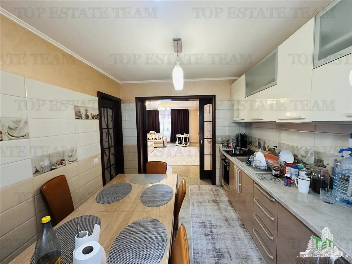 Exceptional Villa 360 sqm, 524 sqm Plot, 6 Bedrooms, Ground + First + Attic, ROSU - foto 4