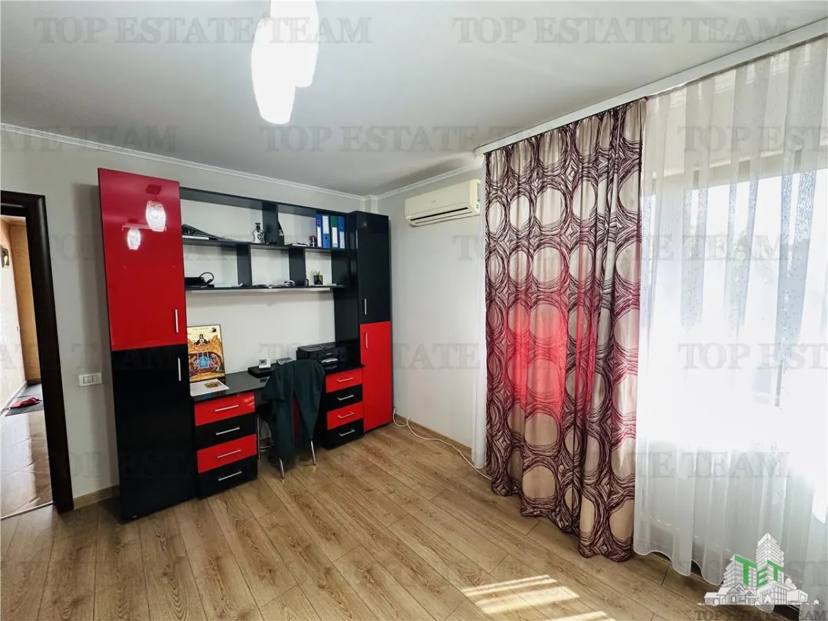 Exceptional Villa 360 sqm, 524 sqm Plot, 6 Bedrooms, Ground + First + Attic, ROSU - foto 5