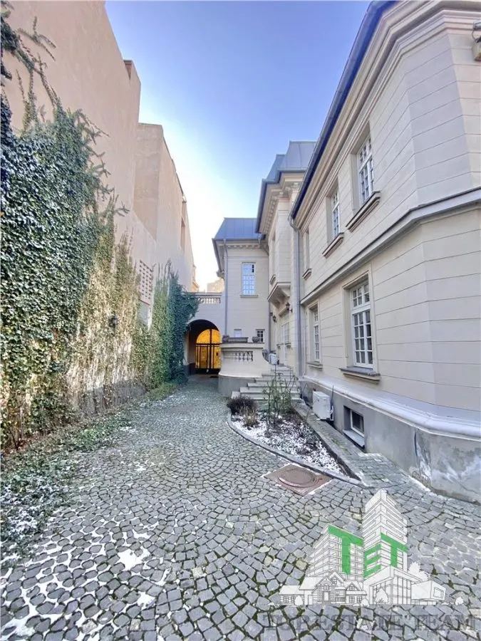 Sale: Restored Interwar Villa with Architectural Heritage in Armeneasca - foto 4