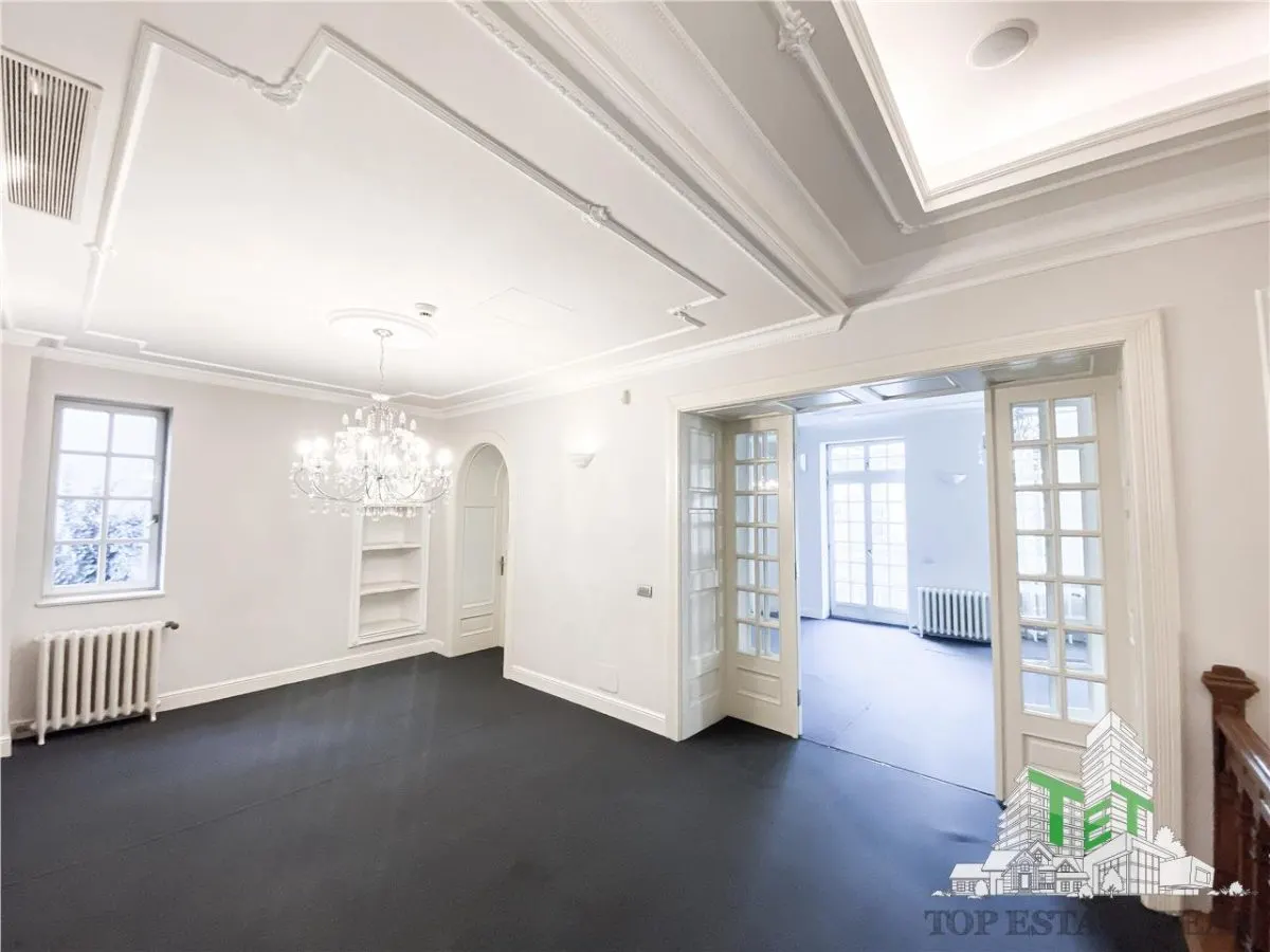 Sale: Restored Interwar Villa with Architectural Heritage in Armeneasca - foto 7