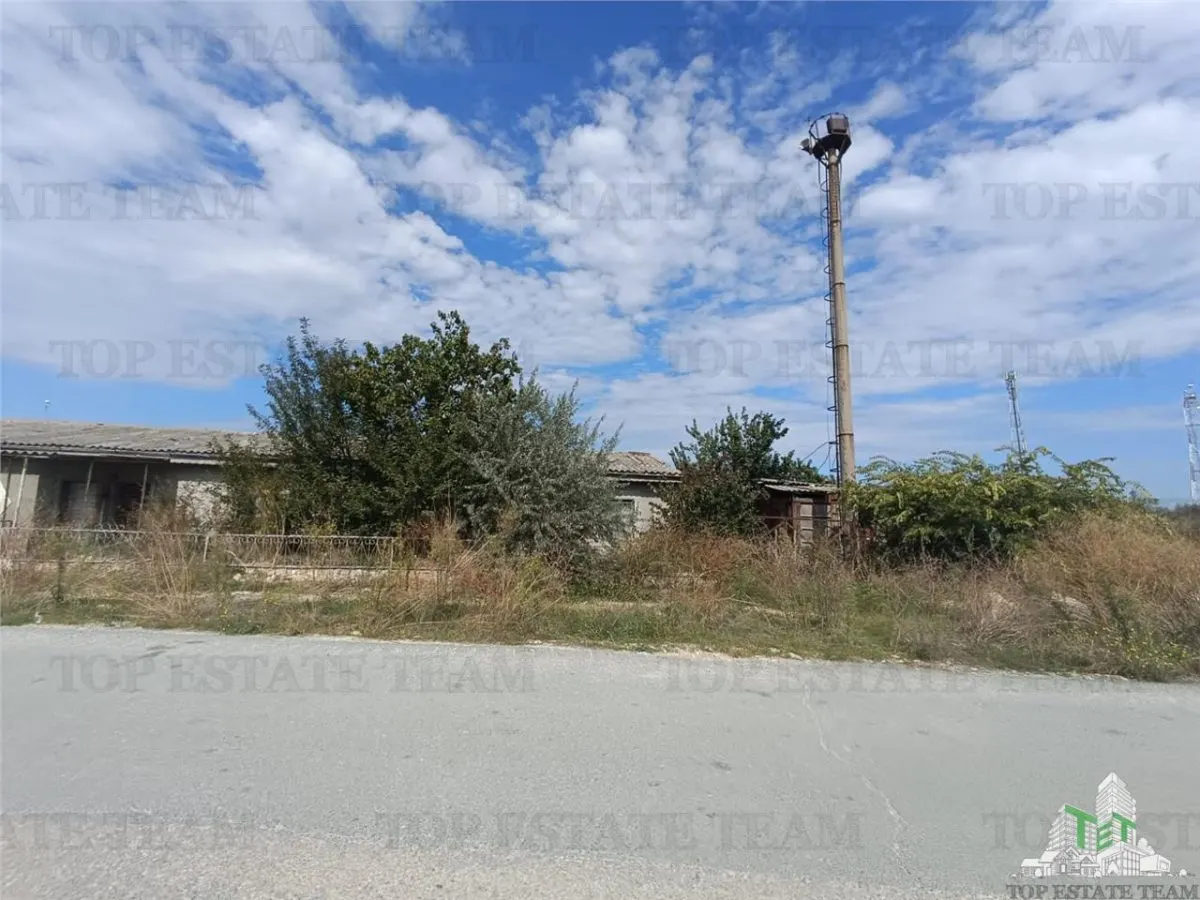 5000 sqm Land with Building and Outbuildings, Midia Port - foto 1