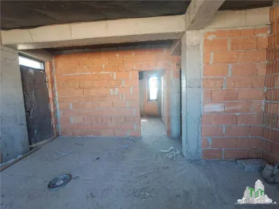 Tudor Villa P+1 with Separate Ground Floor House and 1000 sqm Plot - foto 15