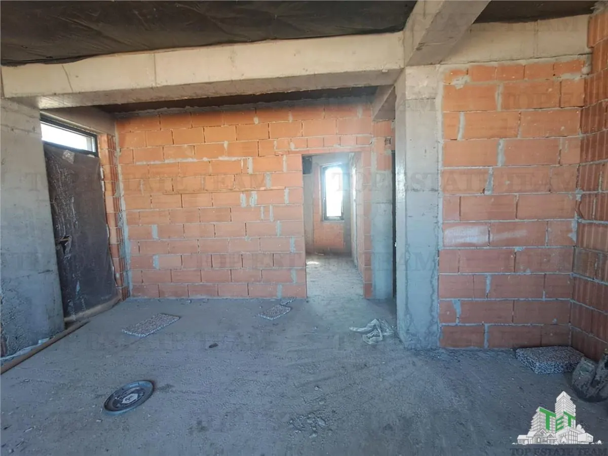 Tudor Villa P+1 with Separate Ground Floor House and 1000 sqm Plot - foto 15