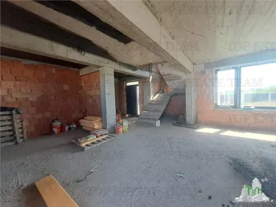 Tudor Villa P+1 with Separate Ground Floor House and 1000 sqm Plot - foto 9