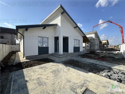 Charming 3-Bedroom Villa with Underfloor Heating, Spacious Terrace and Loft, Calea Bucuresti - Ciorogarla