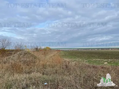 Land for Sale in Otopeni, 6,900 sqm - foto 2