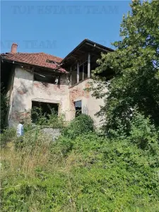 11,230 m² Land with Manor House – Requires Renovation - foto 4