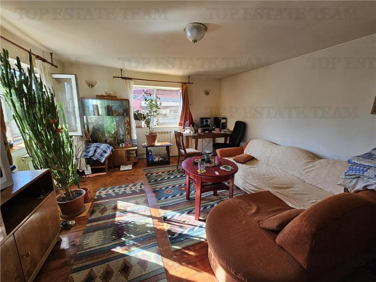 Courtyard House with 646 sqm Plot in Chiajna - foto 2