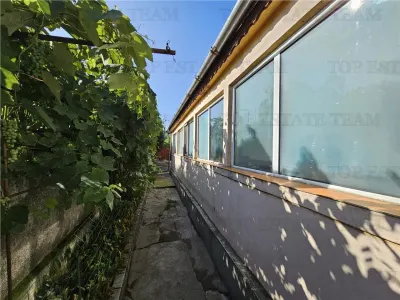Courtyard House with 646 sqm Plot in Chiajna - foto 9