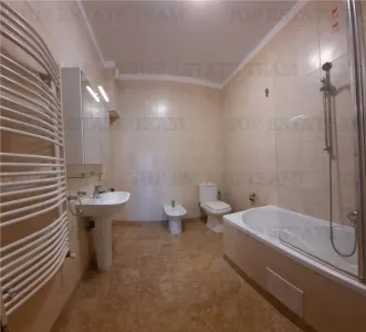 Four-Bedroom Apartment for Rent, Exceptional Views, Arcul de Triumf - foto 13