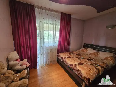 Spacious Villa with 65sqm Living Area, 300sqm Usable Space in Bragadiru - foto 12