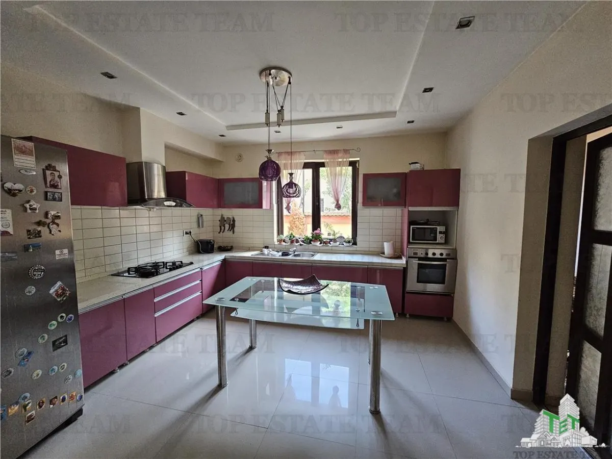 Spacious Villa with 65sqm Living Area, 300sqm Usable Space in Bragadiru - foto 3