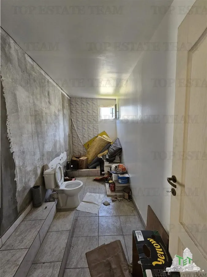 Villa Suitable for Commercial Space/Event Venue in Bragadiru with 5 Parking Spaces - foto 9