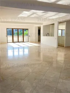 4-Bedroom Apartment with 2 Balconies, Sisesti - Bucuresti