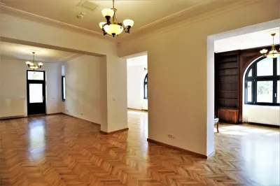 Fully Restored Brâncovenesc Villa – Elegance, Heritage & Modern Amenities - foto 4