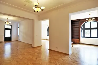 Fully Restored Brâncovenesc Villa – Elegance, Heritage & Modern Amenities - foto 5