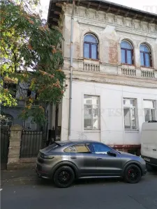 5-Bedroom Apartment in Villa, Unirii Area - Bucuresti