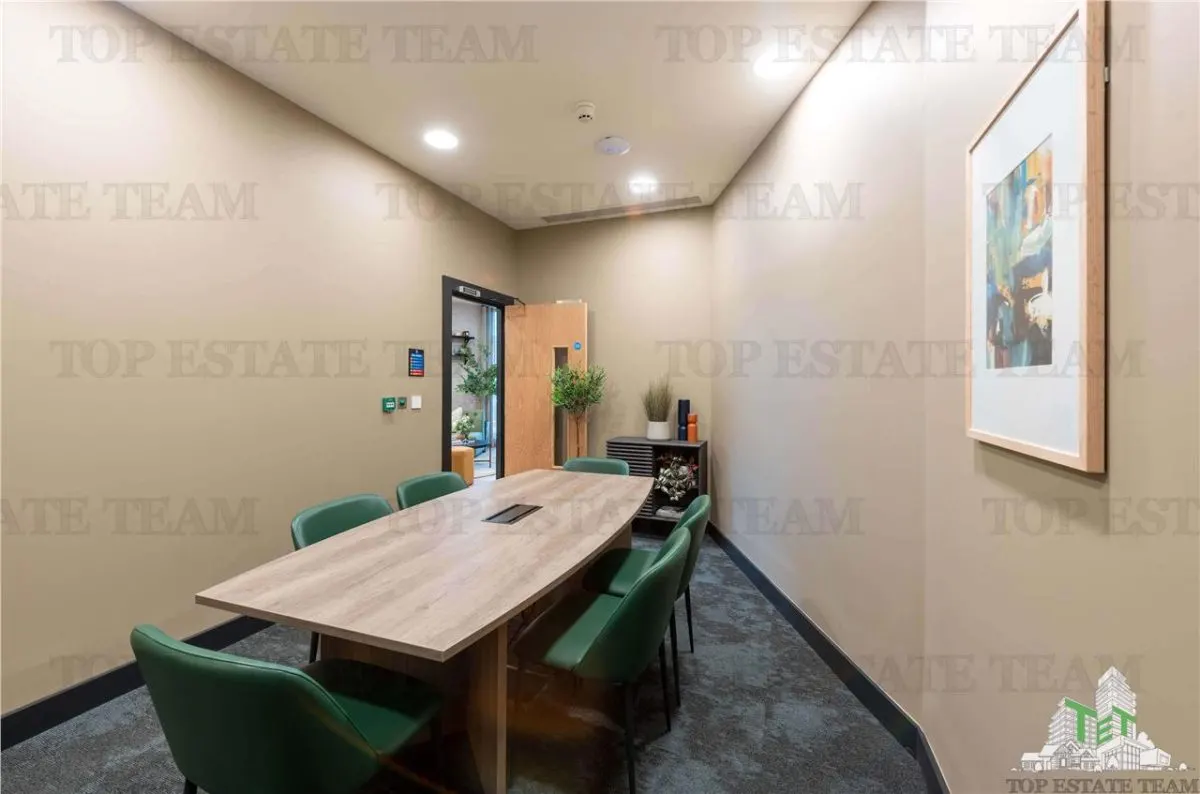Two-Bedroom Apartments, Bankside Gardens, Berkshire, UK - foto 8