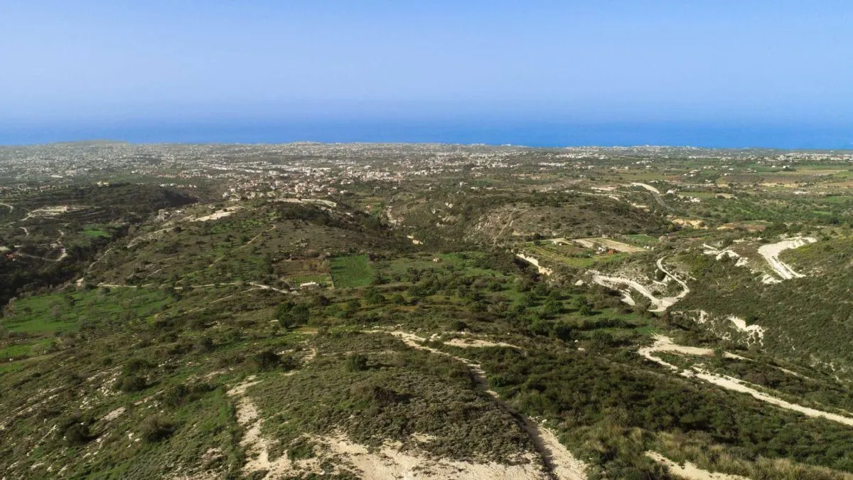 Land for Sale in Paphos, Cyprus - foto 1