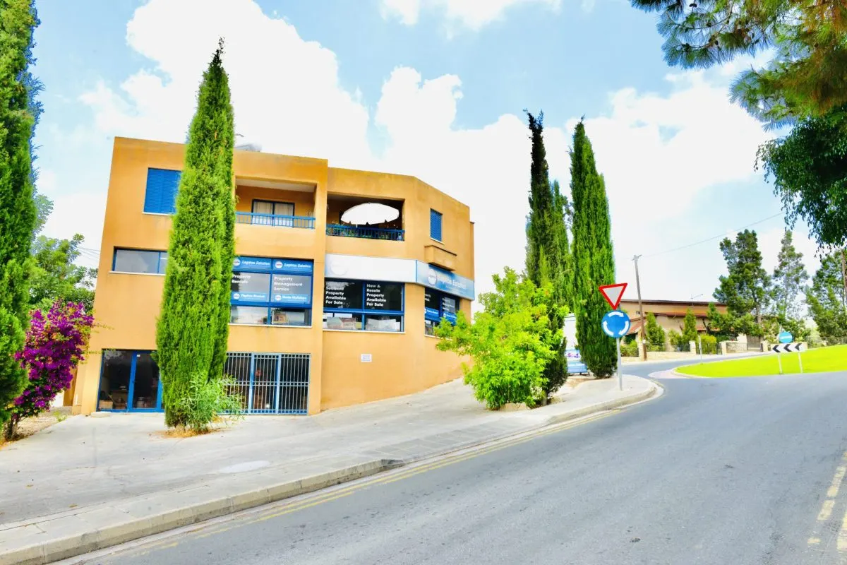 Apartment for Sale in Paphos, Cyprus - foto 2