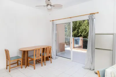 Apartment for Sale in Paphos, Cyprus - foto 3