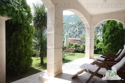 Villa for Sale in Kotor, Montenegro - foto 2