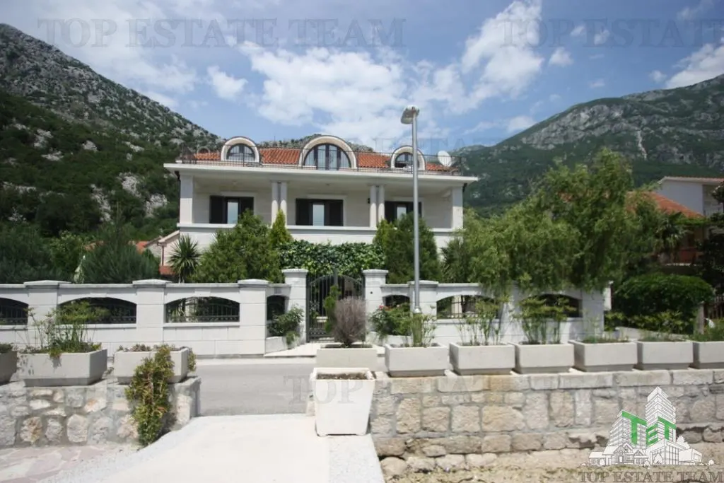 Villa for Sale in Kotor, Montenegro - foto 18