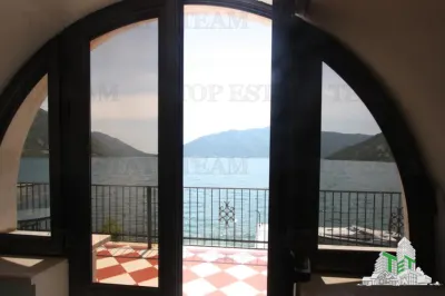 Villa for Sale in Kotor, Montenegro - foto 4