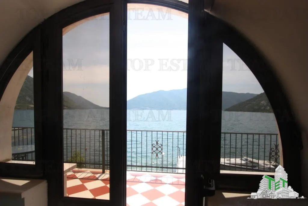 Villa for Sale in Kotor, Montenegro - foto 4