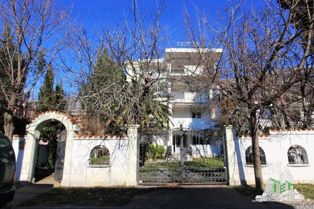 Hotel for Sale in Bar, Montenegro - foto 1