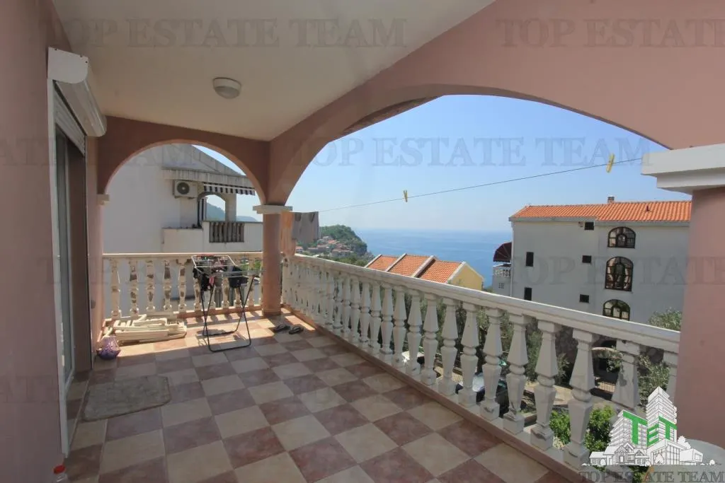 Villa for Sale in Budva, Montenegro - foto 8