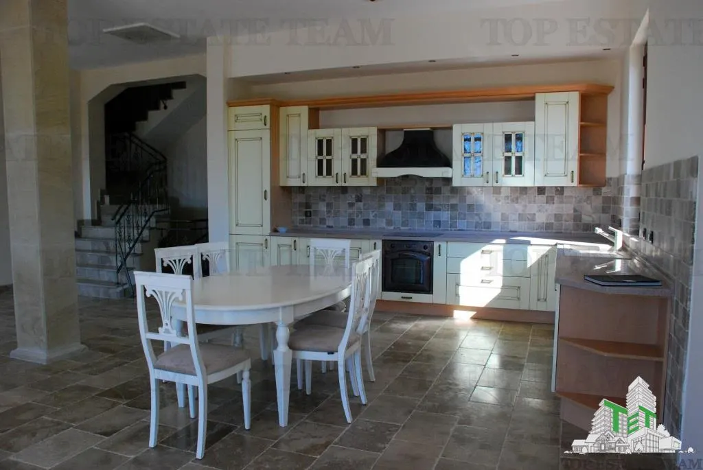 Villa for Sale in Budva, Montenegro - foto 4