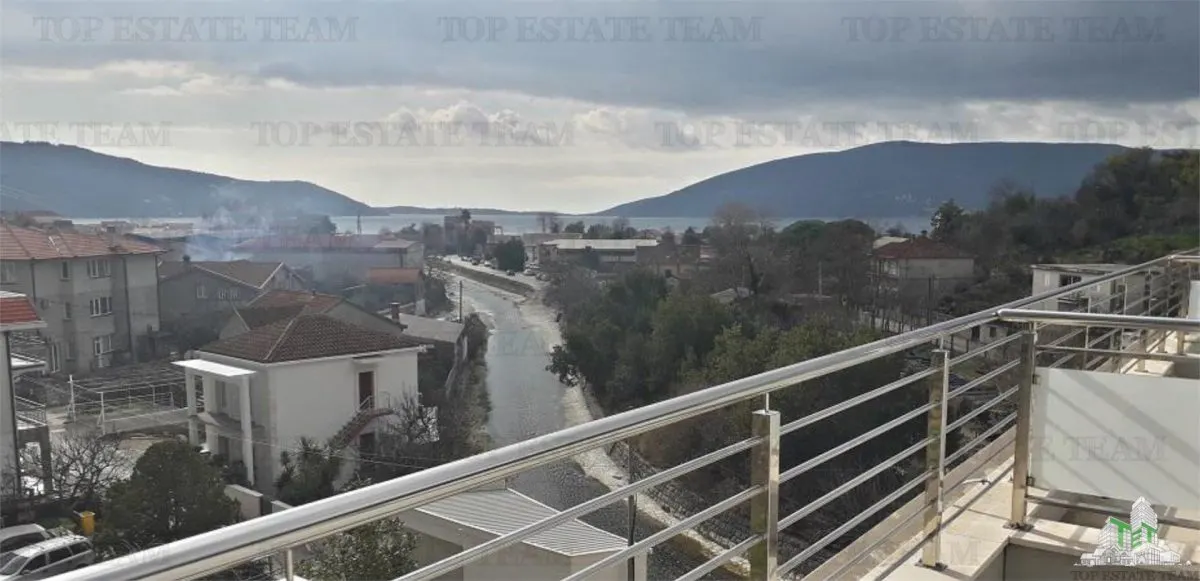 Apartment for Sale in Herceg-Novi, Montenegro - foto 6