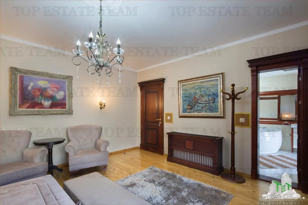 Villa for Sale in Kotor, Montenegro - foto 12