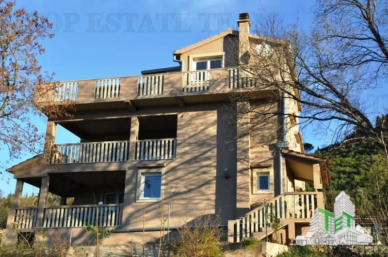Villa for Sale in Herceg-Novi, Montenegro - foto 1