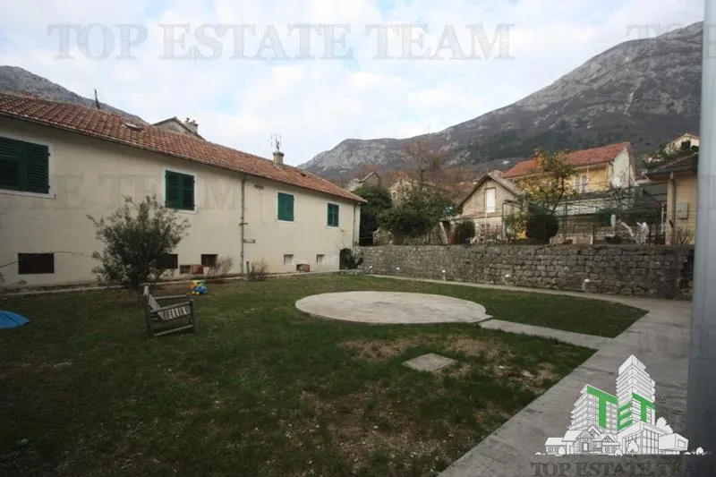 Villa for Sale in Kotor, Montenegro - foto 1