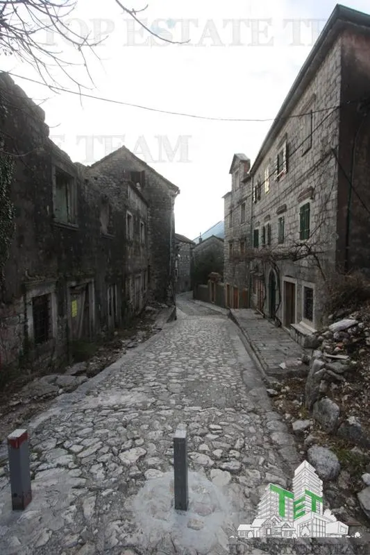 Villa for Sale in Kotor, Montenegro - foto 4