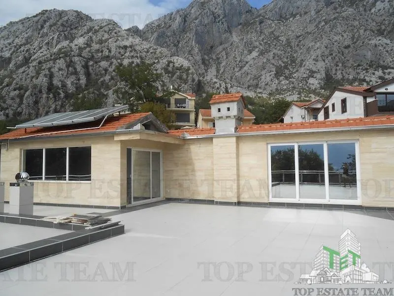 Villa for Sale in Kotor, Montenegro - foto 9
