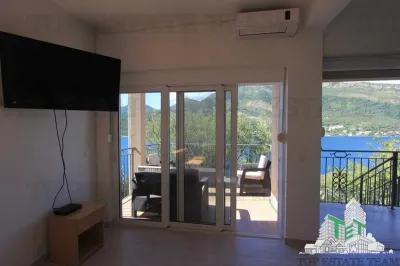 Villa for Sale in Tivat, Montenegro - foto 4