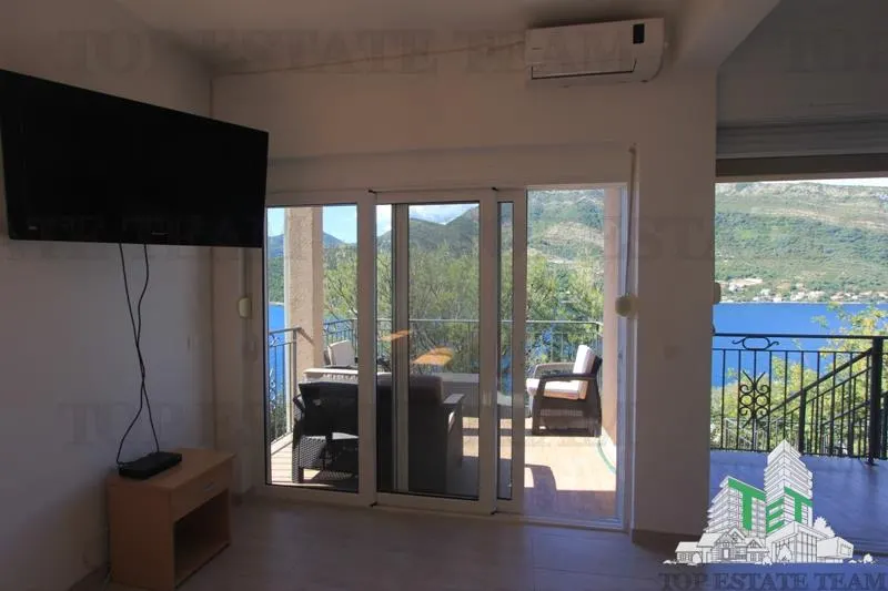 Villa for Sale in Tivat, Montenegro - foto 4